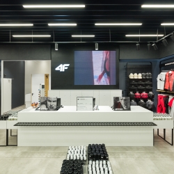 4F_Galeria_Jurajska_01.jpg