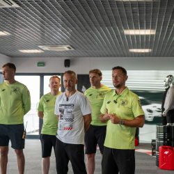 4F_Racing_Academy_Igor_Klaja_Micha_Kociuszko_i_team_instruktorw_bezpiecznej_jazdy.jpg