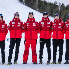 Świąteczne spotkanie ze skoczkami narciarskimi i reprezentantami PZN w sklepie 4F Zakopane-Krupówki